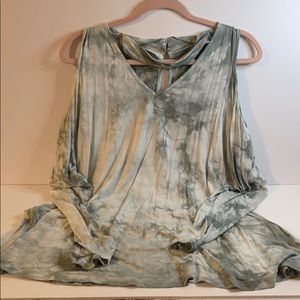 Grey Tie dye top Size Large‎